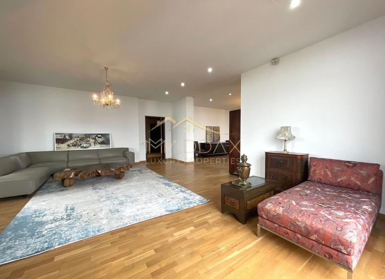 Apartament cu 4 camere, mobilat în Pipera