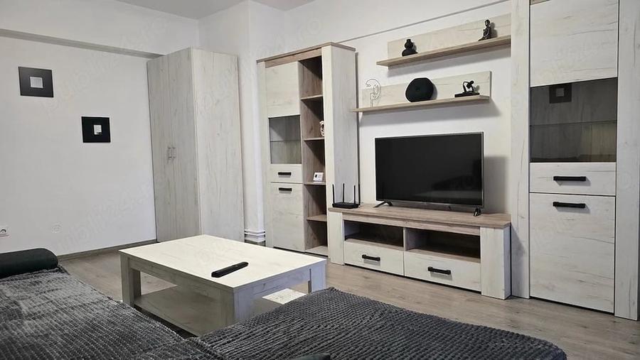 Apartament cu 2 camere decomandat în 22 Decembrie