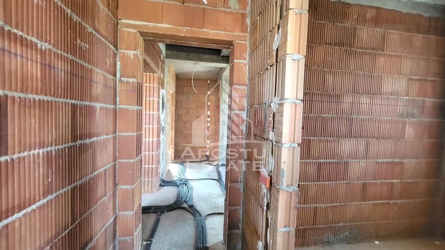 Duplex cu 5 camere cu Canalizare în Becicherecu Mic