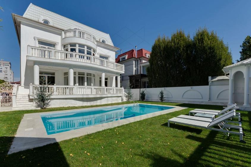 Casă individuală cu 14 camere cu Piscina în Herăstrău
