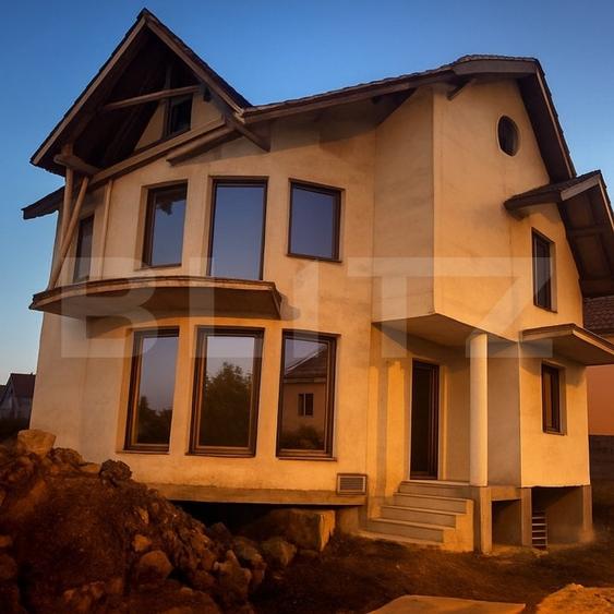 Casă individuală cu 6 camere cu Canalizare în Cetate
