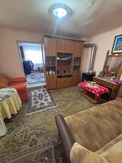 Casă cu 3 camere în Criș