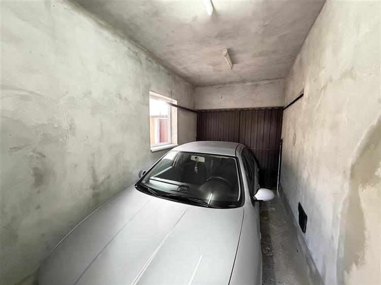 Casă individuală cu 4 camere cu Canalizare în Iosia