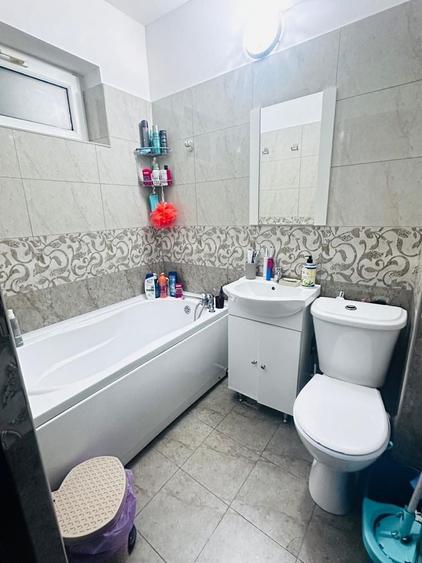 Apartament cu 3 camere decomandat în Boema