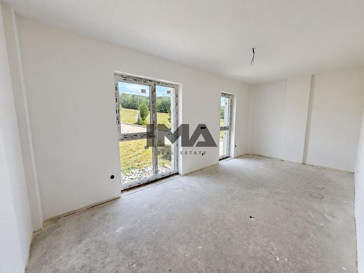 Apartament cu 3 camere semidecomandat în Iris