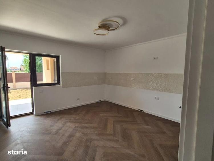 Casă cu 4 camere în Ungureni