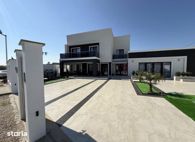 Casă cu 4 camere cu Teren 560 Mp în Malu Mare