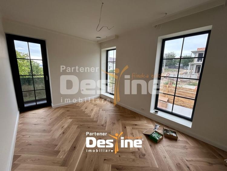 Casă individuală cu 5 camere cu Teren 360 Mp în Rediu
