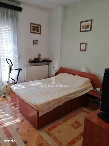 Apartament cu 3 camere semidecomandat în Cișmigiu