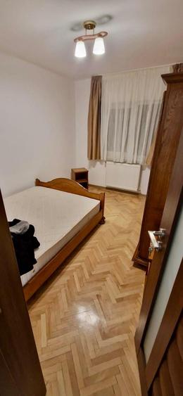 Apartament cu 3 camere decomandat, mobilat în Eremia