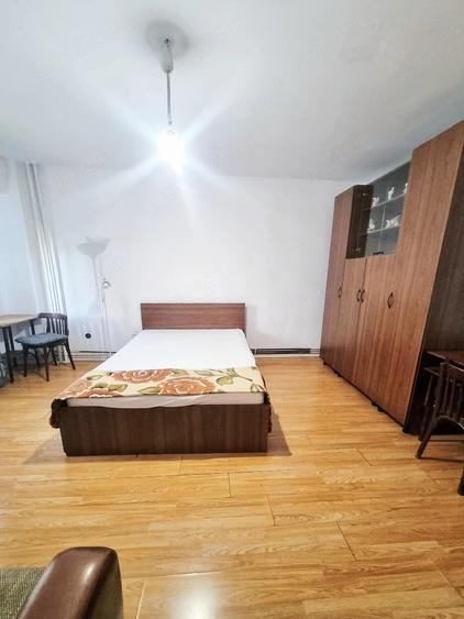 Garsonieră decomandată în Central