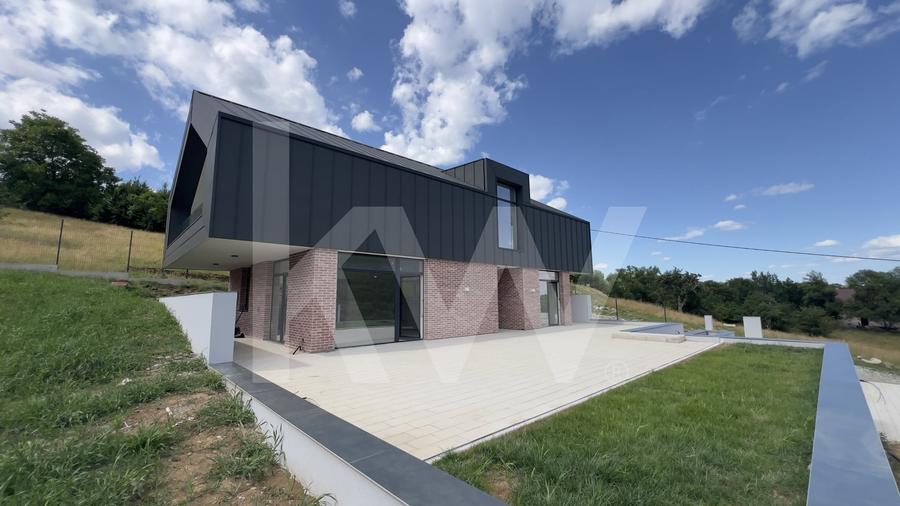 Casă individuală cu 5 camere cu Canalizare în Cisnădioara