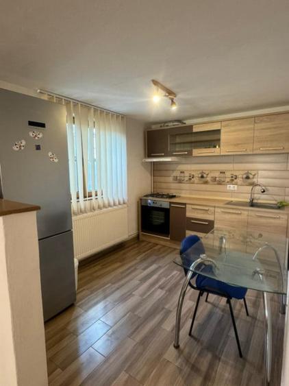 Apartament cu 3 camere decomandat în Șelimbăr