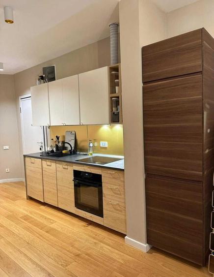 Apartament cu 2 camere semidecomandat, mobilat în P-ța Victoriei