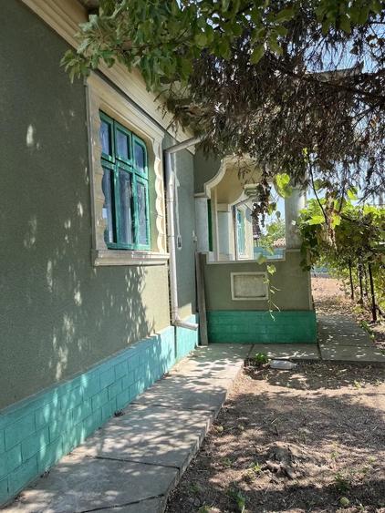 Casă cu 3 camere cu Teren 4000 Mp în Beștepe