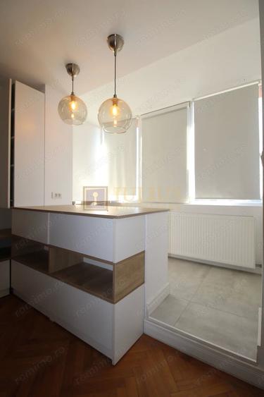 Apartament cu 3 camere semidecomandat, mobilat în Semicentral