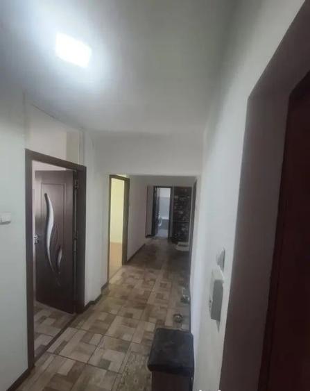 Apartament cu 3 camere decomandat în Centrul Civic