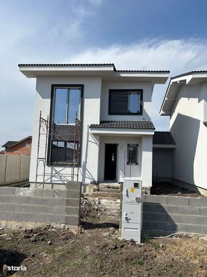 Apartament cu 4 camere în Moșnița Veche