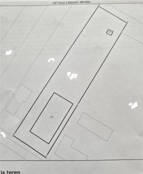 Casă individuală cu 7 camere cu Teren 1233 Mp în Est