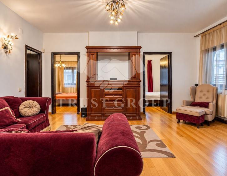 Apartament cu 8 camere decomandat, mobilat în Cotroceni