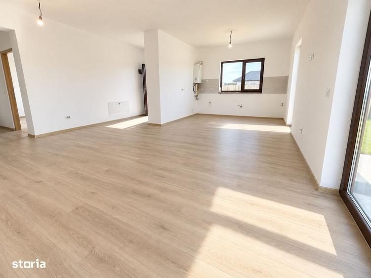 Casă cu 4 camere cu Teren 400 Mp în Clinceni