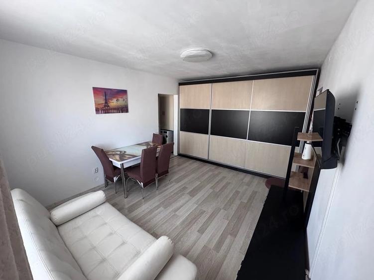 Apartament cu 2 camere semidecomandat în Central
