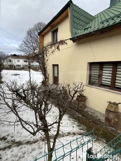 Casă cu 3 camere cu Teren 1300 Mp în Central