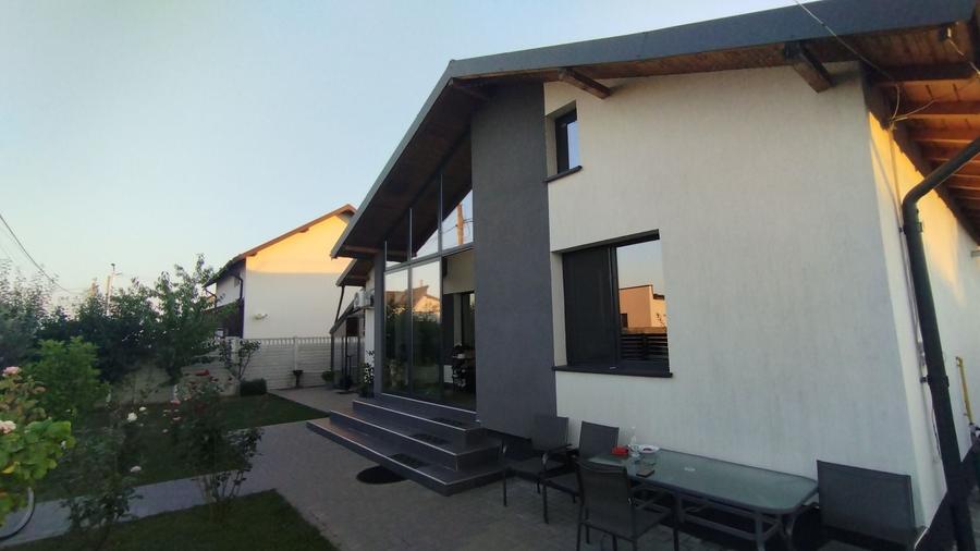 Casă cu 4 camere în Geamăna