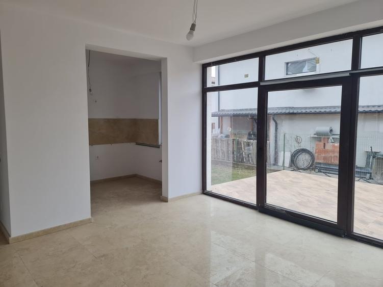 Casă cu 4 camere cu Teren 365 Mp în Cernica