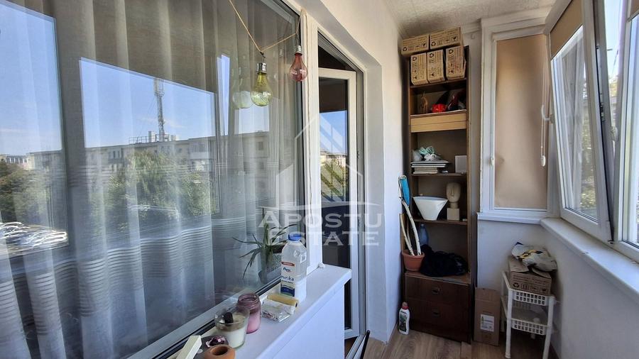 Apartament cu 2 camere semidecomandat, mobilat în Micălaca