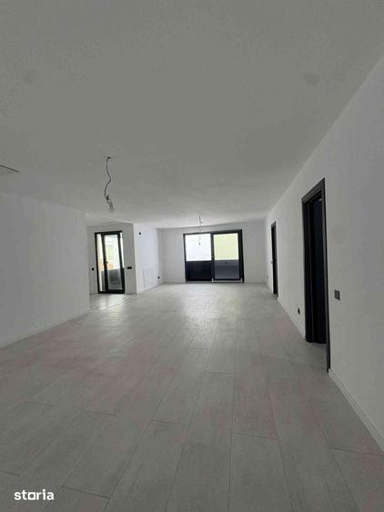 Casă cu 5 camere cu Teren 175 Mp în Tineretului