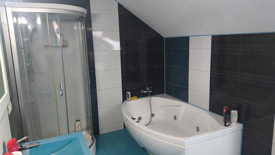 Casă cu 18 camere cu Teren 510 Mp în Central