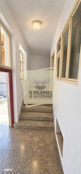 Casă cu 5 camere cu Teren 482 Mp în Central