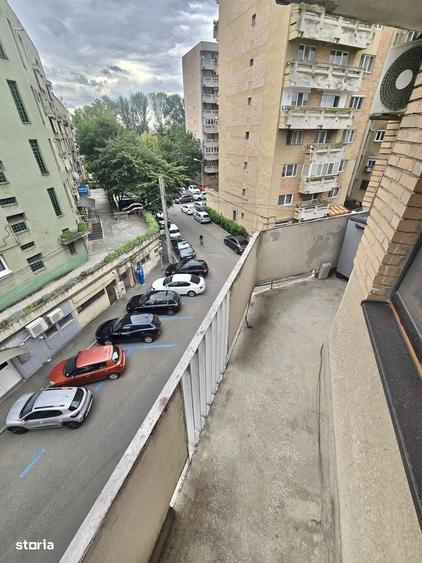 Apartament cu 4 camere decomandat în Central