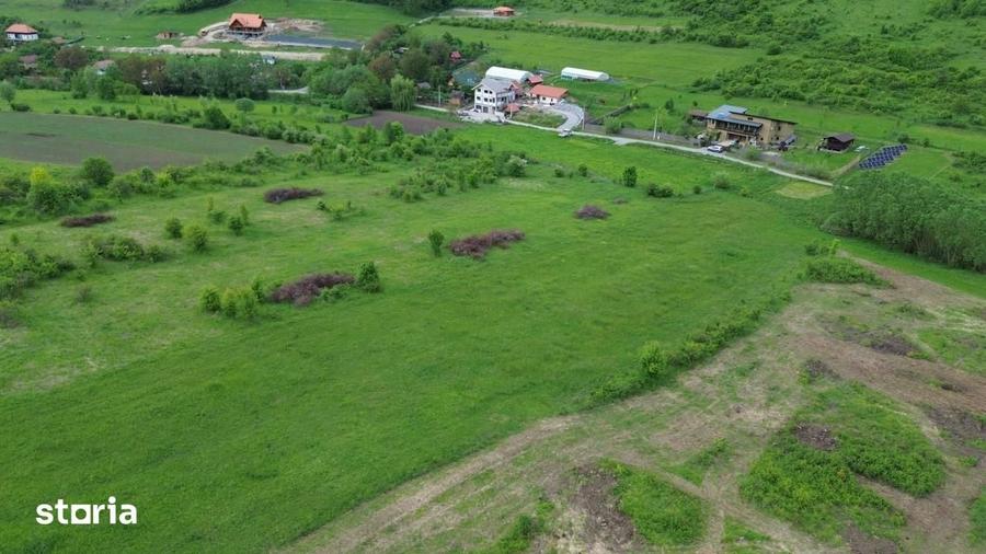 Teren de 1500 mp, în Corunca