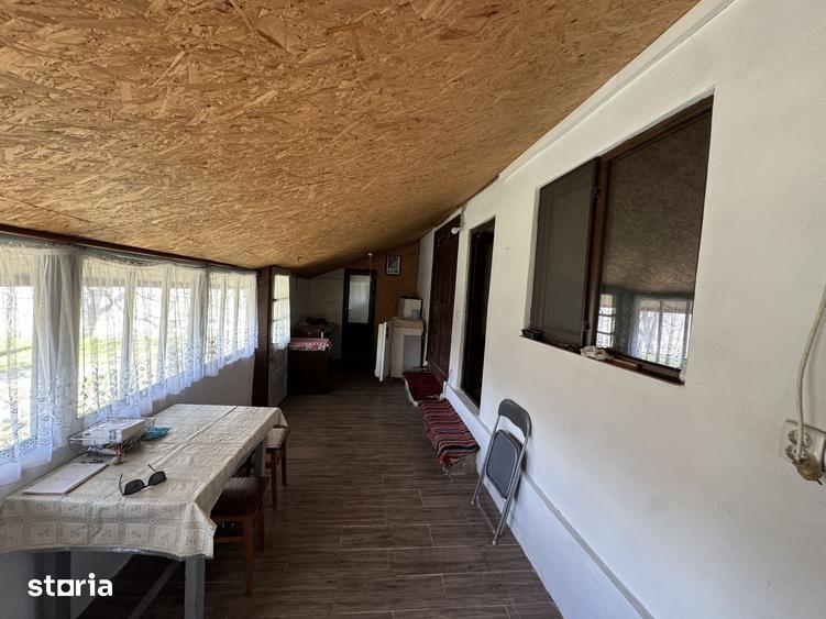 Casă cu 4 camere cu Teren 1600 Mp în Ulmeni