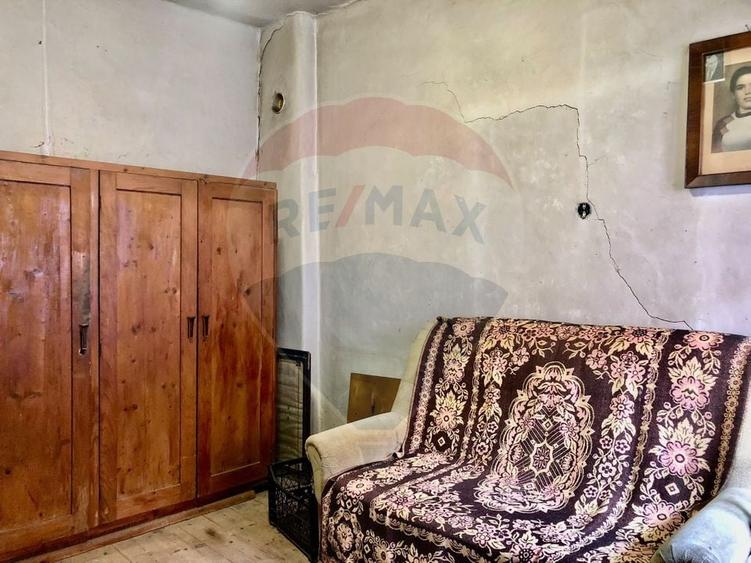 Casă individuală cu 4 camere cu Teren 979 Mp în Tohanu Vechi