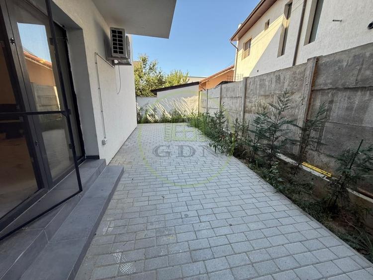 Apartament cu 3 camere decomandat, mobilat în Exterior Est