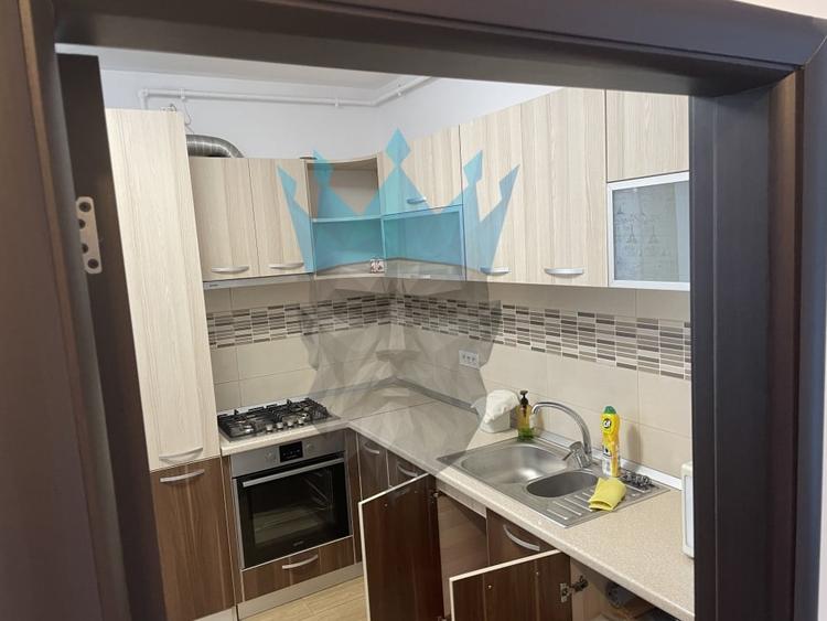 Apartament cu 2 camere decomandat, mobilat în Splaiul Unirii