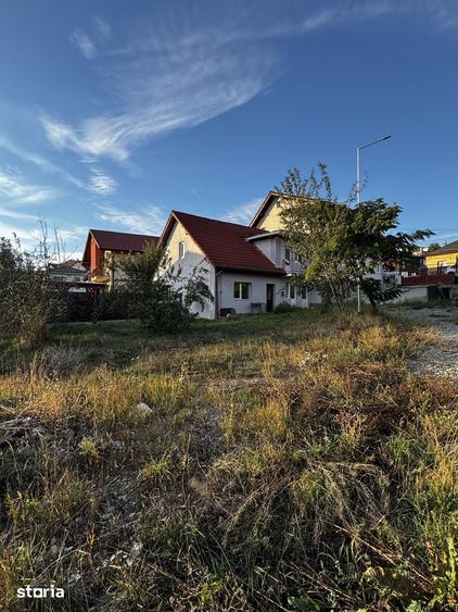 Casă cu 8 camere cu Teren 500 Mp în Iris