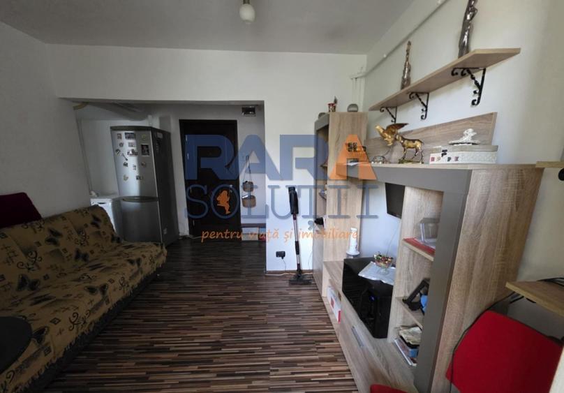 Apartament cu 2 camere decomandat, mobilat în Central