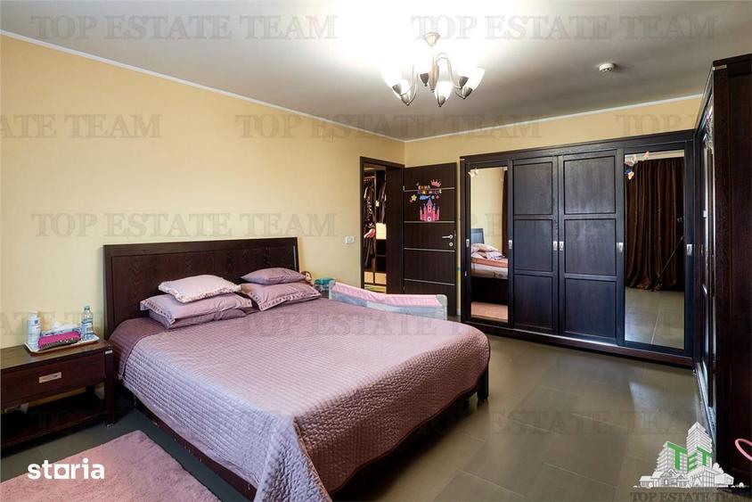 Casă cu 10 camere cu Teren 530 Mp în Agigea