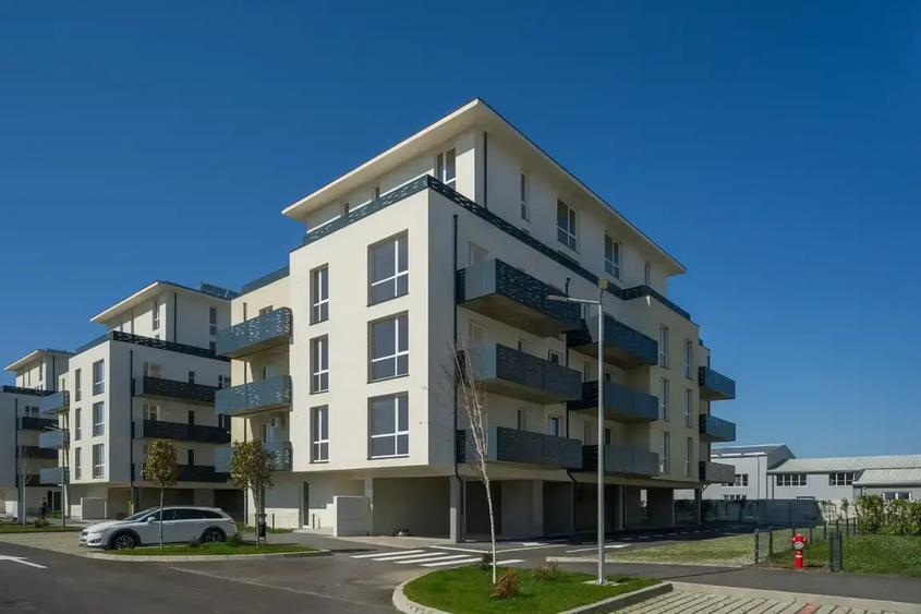 Apartament cu 3 camere decomandat în Nord
