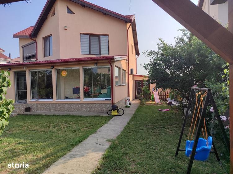 Casă cu 4 camere în Central