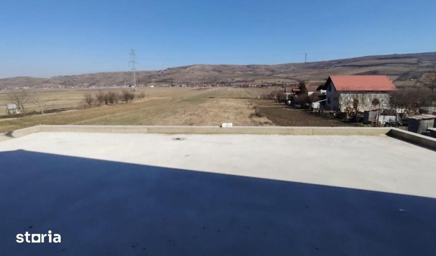 Casă cu 5 camere cu Teren 1843 Mp în Jucu