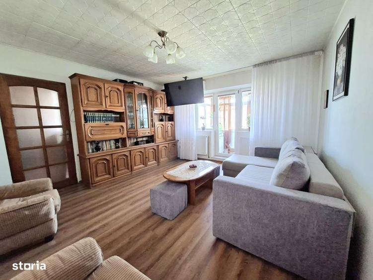 Apartament cu 2 camere semidecomandat în Craiovița Nouă