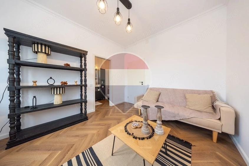 Apartament cu 2 camere semidecomandat în Brașovul Vechi