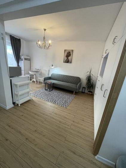 Garsonieră decomandată în Central