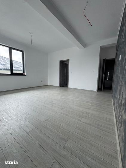 Casă cu 4 camere cu Teren 476 Mp în Cug