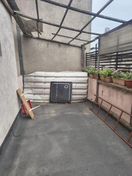 Apartament cu 4 camere semidecomandat în Cazino